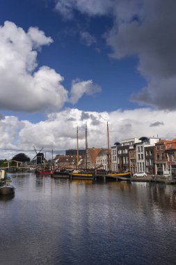 12 Mayıs 2019 Leiden, Hollanda, Geleneksel Hollanda cepheleri ve c