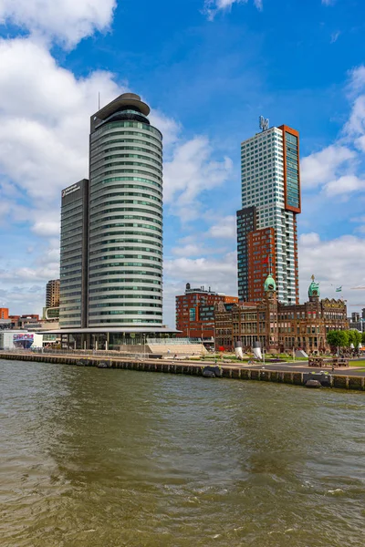 Rotterdam/Nizozemsko-květen 31, 2019: moderní architektura — Stock fotografie