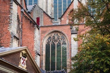 Hooglandse Kilisesi; Hollanda, Leiden 'deki geç dönem Gotik Bazilikası