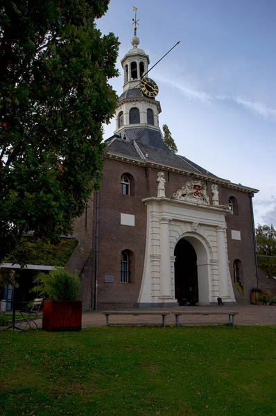City Gate Zijlpoort Och Kanalen Landmärke Leiden Nederländerna — Stockfoto