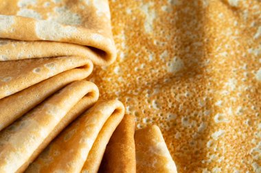 lezzetli taze pişmiş ince krep katlanmış zarf.