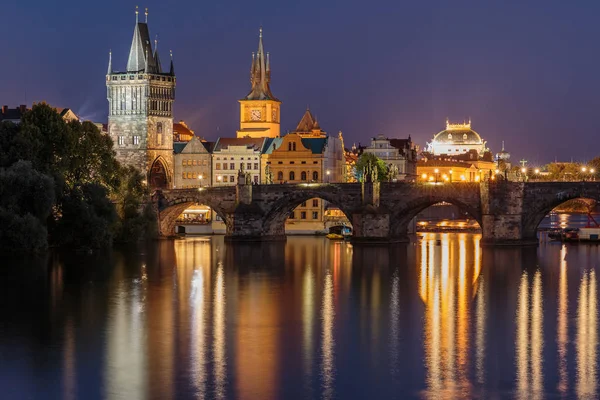 Vista Panoramica Sul Fiume Moldava Ponte Carlo Notte Praga Torre — Foto Stock