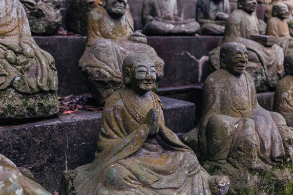 Steinstatue Eines Sitzenden Buddhistischen Mönchs Aus Japan Großaufnahme — Stockfoto