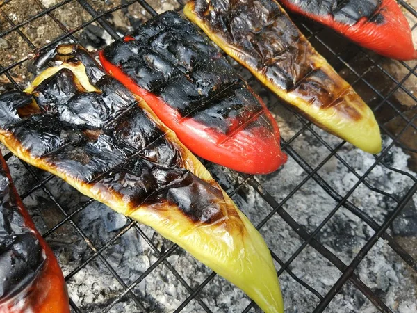 Roasting Green Red Peppers Barbeque — Stock Photo, Image