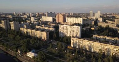 Kiev, Ukrayna - Drone uçuş Dnieper Nehri, Patona Köprüsü üzerinde