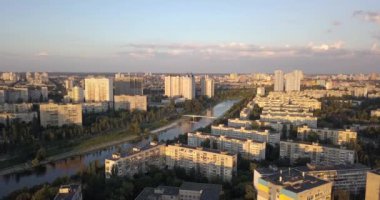 Kiev, Ukrayna - Drone uçuş Dnieper Nehri, Patona Köprüsü üzerinde