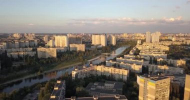 Kiev, Ukrayna - Drone uçuş Dnieper Nehri, Patona Köprüsü üzerinde