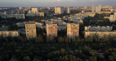 Kiev, Ukrayna - Drone uçuş Dnieper Nehri, Patona Köprüsü üzerinde