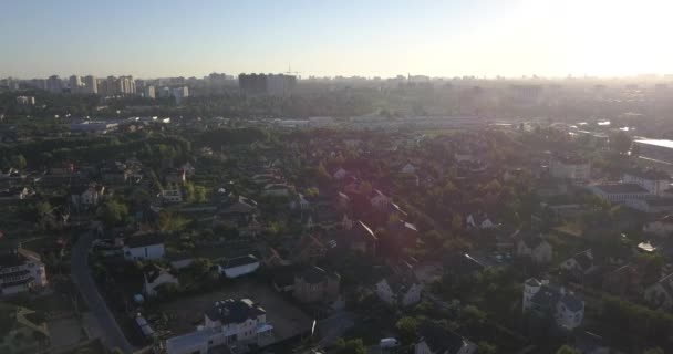 Вид с воздуха на город — стоковое видео