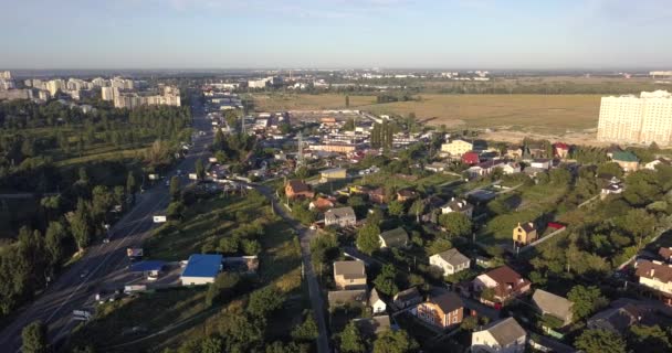 Αεροφωτογραφία πάνω από township — Αρχείο Βίντεο