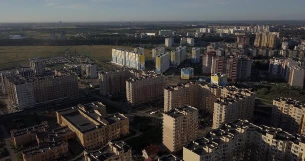 Edificios de área compartida en Kiev — Vídeo de stock