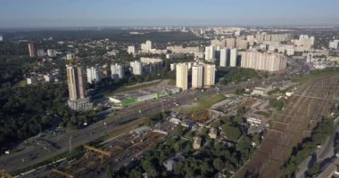 Kiev bir konut kompleksi sokakta. 4 k 4096 x 2160 piksel