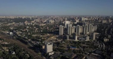 Kiev bir konut kompleksi sokakta. 4 k 4096 x 2160 piksel