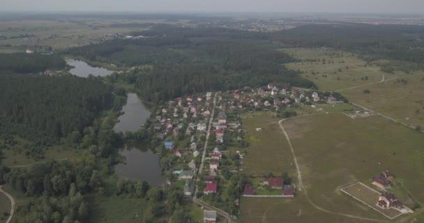 Lotnicze: Lot nad polem w zachód słońca 4k 4096 x 2160 pikseli — Wideo stockowe