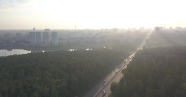 Yol sis 4k 4096 x 2160 piksel cinsinden bir havadan görünümü