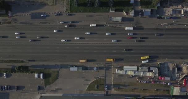 Κεραία Κατακόρυφη βολή. Αυτοκίνητα από το δρόμο. 4 k 4096 x 2160 pixels — Αρχείο Βίντεο