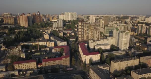 Palacio Ucrania Kiev distrito AERIAL SHOT 4k 4096 x 2160 píxeles — Vídeo de stock