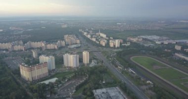 Kuş bakışı görünüme üzerinden klasik boş eski Stadyumu. Drone görünümü. 4 k 4096 x 2160 piksel
