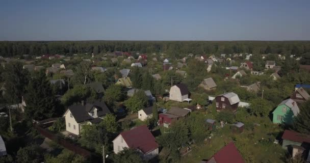 Hava atış: Güzel küçük köy veya İlçe 4k 4096 x 2160 piksel — Stok video