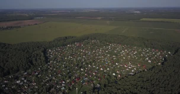 Hava atış: Güzel küçük köy veya İlçe 4k 4096 x 2160 piksel — Stok video