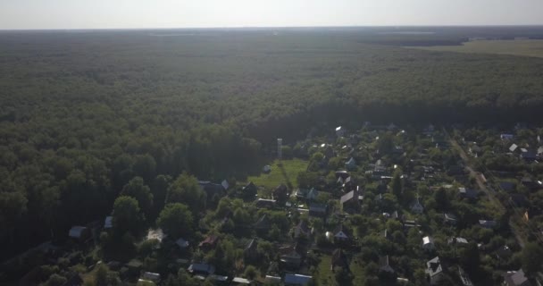 TIRO AERIAL: Hermoso pequeño pueblo o municipio 4k 4096 x 2160 píxeles — Vídeos de Stock