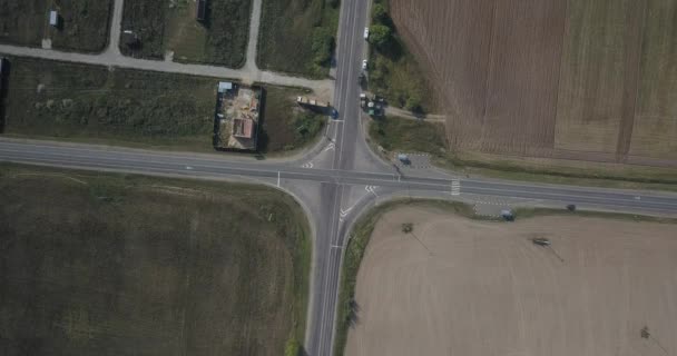 Vista aérea del paisaje de primavera sobre el cruce de caminos 4k 4096 x 2160 píxeles Clip De Vídeo