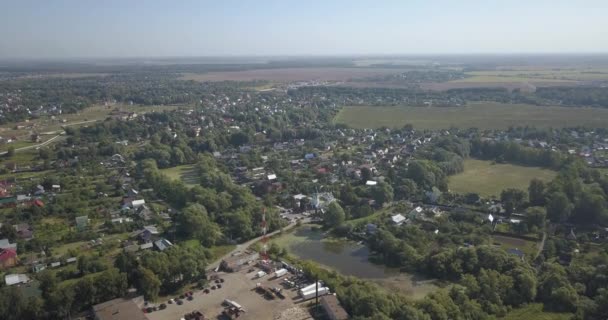 Вид с воздуха на город 4К. 4k 4096 x 2160 пикселей — стоковое видео