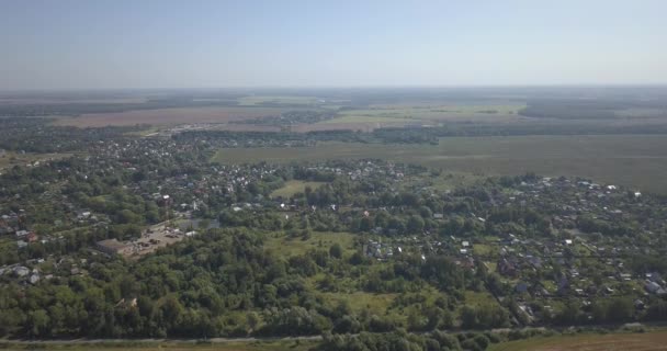 Вид с воздуха на город 4К. 4k 4096 x 2160 пикселей — стоковое видео