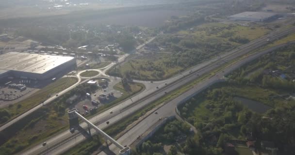 ドモジェドヴォ国際空港 4 k 近く都市高速道路町の空中 4096 x 2160 — ストック動画