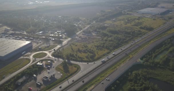 ドモジェドヴォ国際空港 4 k 近く都市高速道路町の空中 4096 x 2160 — ストック動画