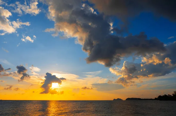 Zachód Słońca Niebo Nad Morzem — Zdjęcie stockowe