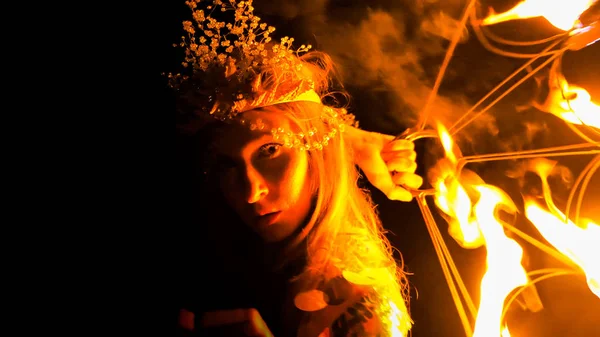 Fire Woman Posing Burning Funs — Stock Photo, Image