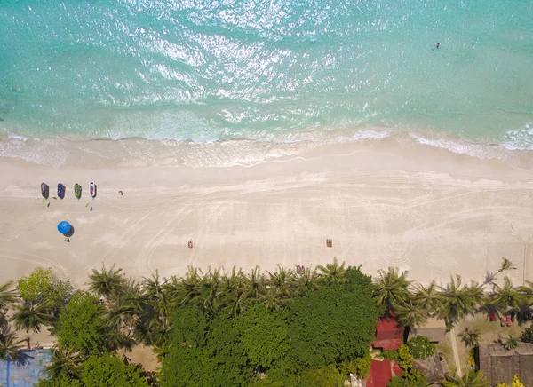 Onde Contro Linea Spiaggia Sabbia Vista Aerea Punto Noleggio Scooter — Foto Stock