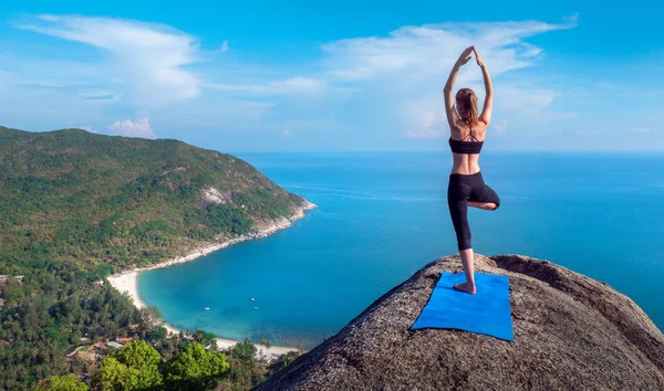 Vyrovnanost Jógu Cvičí Pohoří Meditace — Stock fotografie