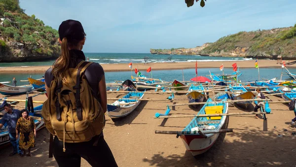 Toerist Zoek Naar Vissersboten Java Island Village Indonesië — Stockfoto