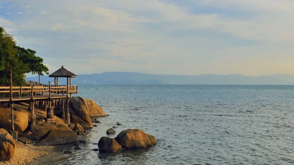 Méditation Maison Bois Vue Sur Mer Calme Statique Tir Sans — Photo