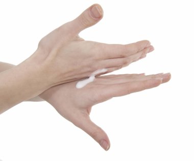 Ellerini ovuşturdu krem