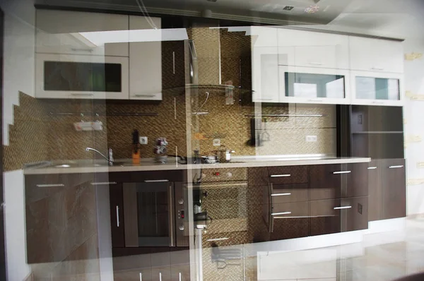 キッチンの背景がぼやけてインテリア — ストック写真