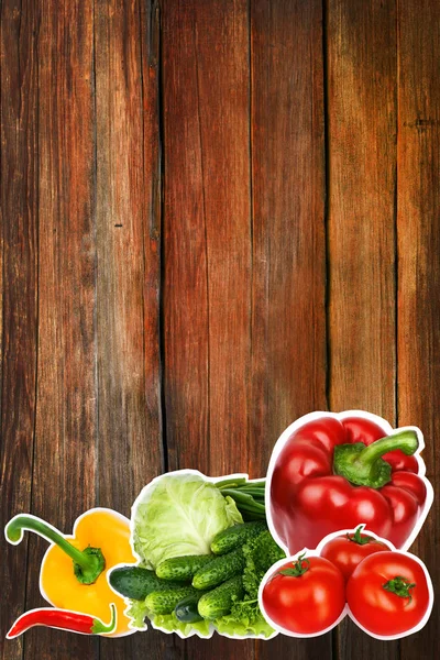 Gemüse auf Holzgrund — Stockfoto