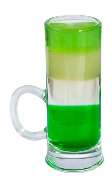 Cocktail tiro em um copo em um fundo branco — Fotografia de Stock
