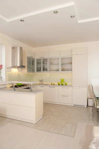 Μοντέρνο design λευκό Κουζίνα Εσωτερικό — Φωτογραφία Αρχείου