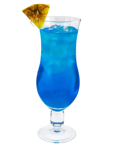 Синий коктейль лагуны на белом фоне — стоковое фото
