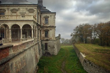 Pidhirtsi 'deki tarihi şato. Ukrayna