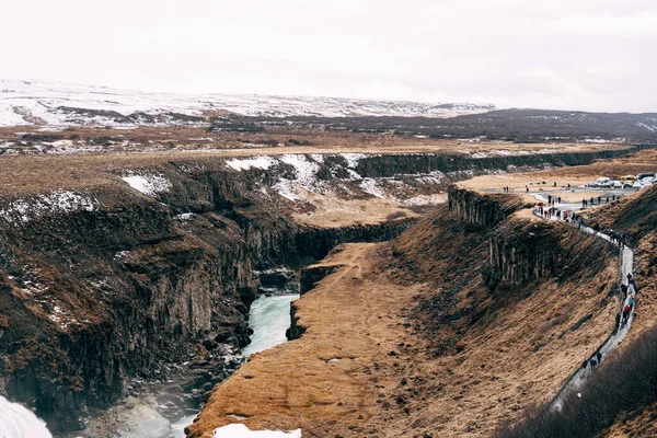 Stora Vattenfallet Gullfoss på södra Island, på den gyllene ringen. — Stockfoto