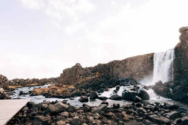 Quedas de Ehsaraurfoss no rio Ehsarau, a falha de Silfra, o vale de Tingwedlire na Islândia . — Fotografia de Stock