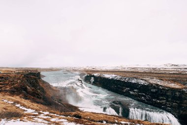 Büyük Şelale Gulfoss Güney İzlanda 'da, altın yüzükle.