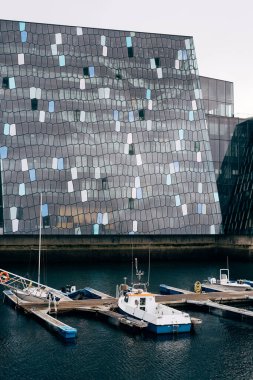 İzlanda Opera Harpa - İzlanda 'nın başkenti Reykjavik' teki konser salonu ve konferans merkezi.