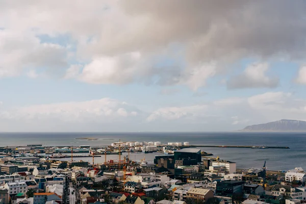 Reykjavik város légi kilátás színes házak, Izland — Stock Fotó