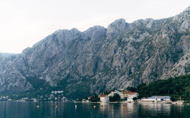 Ljuta, Kotor Körfezi, Karadağ üzerindeki Rocky Dağları