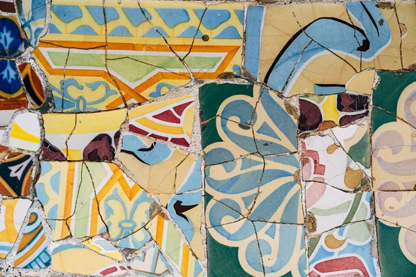 Close-up Mosaic Antonio Gaudi in the Park Guell, Barcelona — Stock Photo, Image